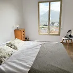 Grand Lumineux Pour 6 Personnes *